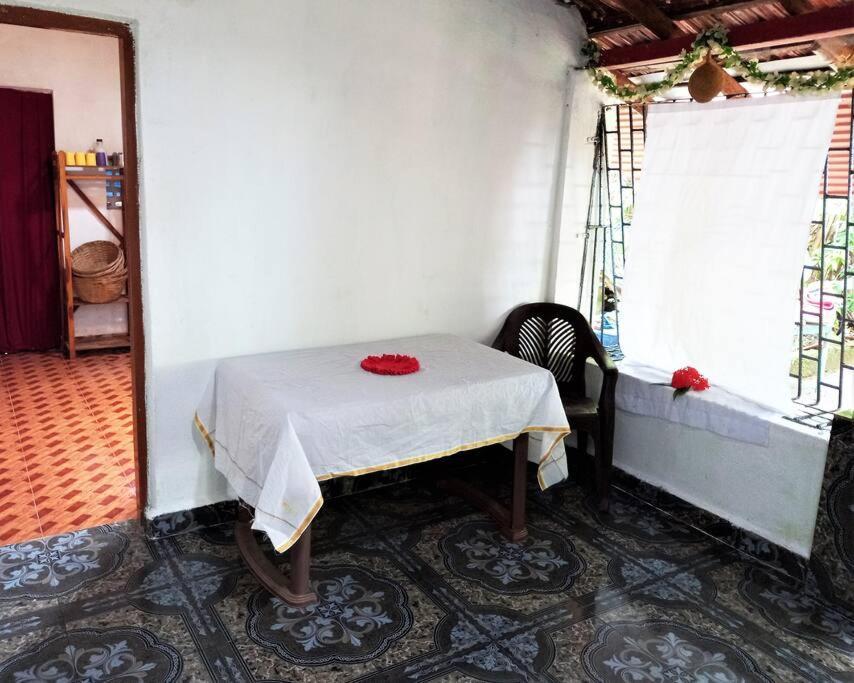 Cockerel Homestay - Traditional Beach Village - Goa カナコナ エクステリア 写真
